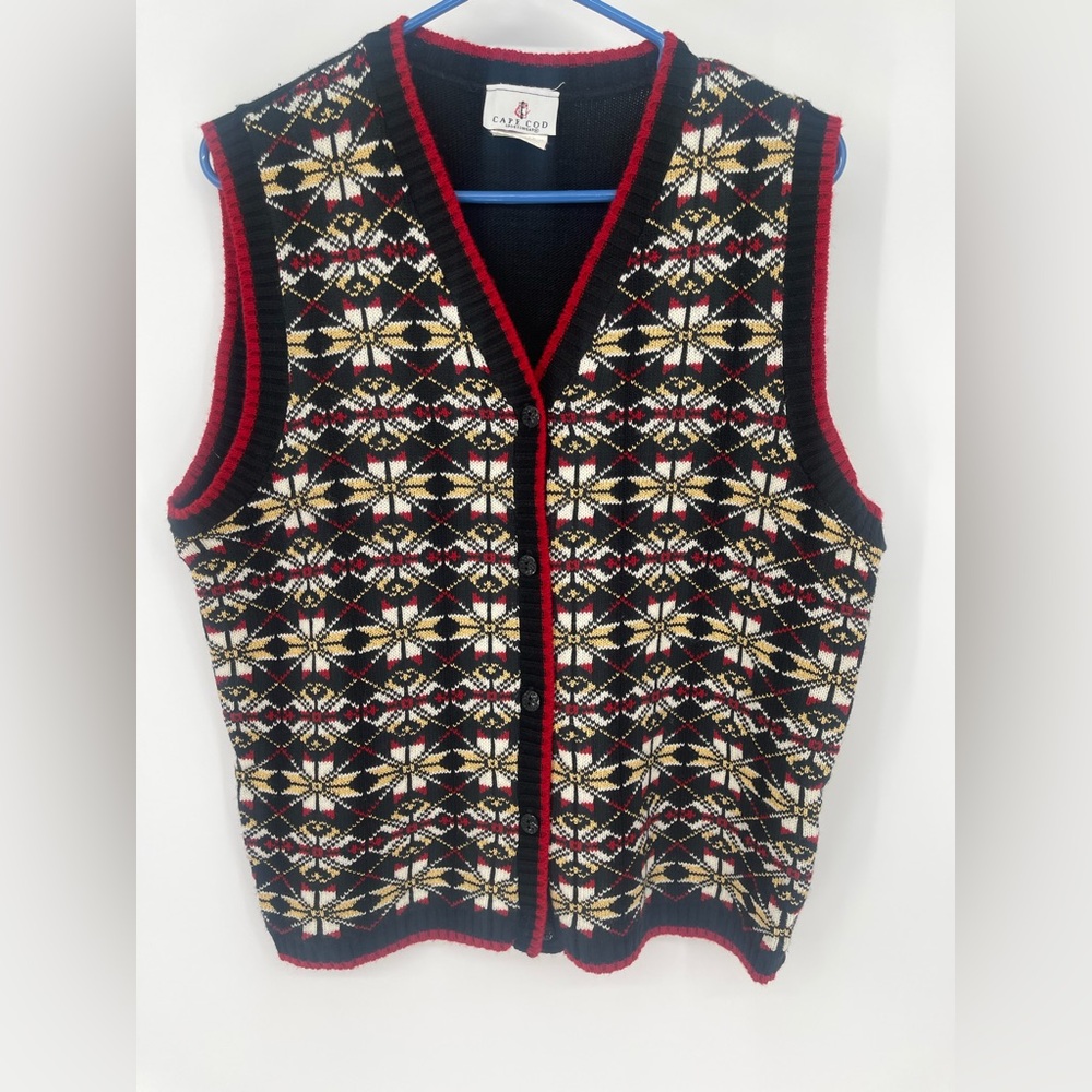 Cape Cod Women's Black and Red Patterned Button Down Shirt